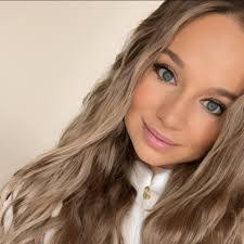 Celine Barnett's Instagram, Twitter & Facebook