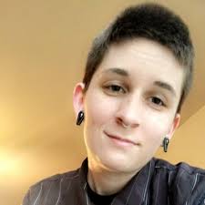 Aiden Lyn Payne (@scizzorstabber)