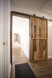 Elegantes Les Portes Coulissantes Font Leur Entree Dans Votre Maison Ouvrez Leur Le Passage Maison Porte Coulissante Palette Diy