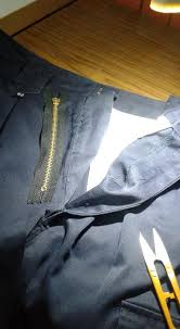 Tampal lebihan kain jeans/ kain biasa atas lobang2 tu. Alter Seluar Jeans Zip Rosak Cik Jue Alteration Tailor Facebook