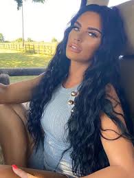 'katie's in bits, harvey only had the jab on friday but now doctors who know. Katie Price S Mucky Mansion Invaded By Sex Mad Doggers Romping In Grounds Top Movie And Tv