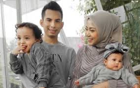 Maybe you would like to learn more about one of these? Rachel Vennya Beri Jawaban Mengejutkan Saat Disinggung Soal Anak Lebih Dekat Dengan Niko Al Hakim