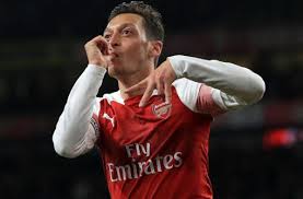 She is an actress, known for munich (2005), die sieger (1994) and das versprechen (1994). Mesut Ozil Baby Uberraschung Fussballer Zeigt Neugeborene Tochter Fussball Stuttgarter Zeitung