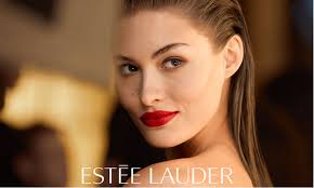 Estée Lauder anuncia a Grace Elizabeth como su nueva embajadora