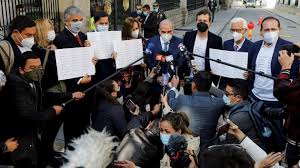 Aunque no cerró las puertas para sostener más adelante un encuentro con el presidente iván duque en torno al nuevo proyecto que reemplazará a la polémica reforma tributaria, la coalición de la esperanza, de la que hacen parte varios políticos de centro e izquierda, dijo no a la reunión prevista este martes en la casa de nariño con el mandatario y pidió atender, primero, la crisis de. Pep4yv8omksiim