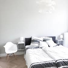 Endlich Hangt Auch Unser Nachtschrank Von Ikea An Der Wand Er Heisst Eket Und Ich Finde Er Passt Super Zur Den Nachttischlampen Lampa In 2020 Furniture Home Decor Home