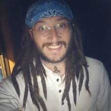 2:42 marathon in jeans!🏃🔥 Truett Hanes recently finished the Austin  Marathon with average pace 3:50/km (6:11/mule)! 📷 @just_truett👏