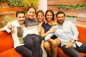 Durante a tarde de domingo, gonçalo quinaz prometia revelar uma puta, vaca e acompanhante, e eram fotografias tiradas nas maldivas. Lux Bastidores A Familia Mais Divertida Da Televisao