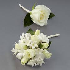We did not find results for: First Look Vera Wang S New Floral Collection With Ftd Bridalguide