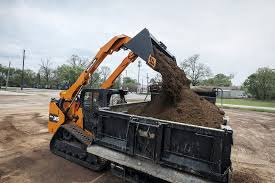 Develon DTL35 Compact Track Loader
