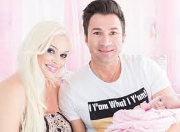 Daniela katzenberger im hochzeitskleid zur papstaudienz welt. Daniela Katzenberger Hochzeit Song Mit Lucas Starzip