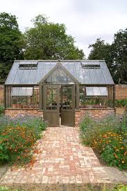 Hartley botanic greenhouses uk aluminum frame greenhouse terrace. Das Glashaus Der Victorian Lodge Von Hartley Botanic In Bronze Das Hotel Befindet Sich In Oxfordshire Backyard Greenhouse Modern Greenhouses Greenhouse Plans