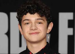 Also has curly brown hair and hazel eyes. Video Exclusive Noah Jupe On Playing Shia Labeouf In Honey Boy I Didn T Know Who He Was Uinterview