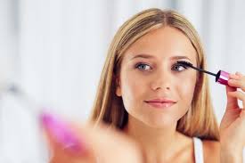 Lesen sie die besten und einfachsten rezepte für diy naturkosmetik. Bitte Lacheln So Schminken Sie Ein Naturliches Foto Make Up Experto De