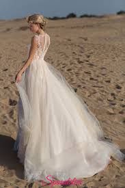 Il matrimonio in spiaggia ricorda freschezza e spensieratezza, quindi ideale è un abito con le spalline sottili o addirittura senza. Abito Da Sposa Matrimonio In Spiaggia 2019 Realizzati Su Misurasposatelier