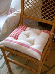 Coussin De Chaise Capitonne Photo De Creations Autour De La Cuisine L Atelier D Aston Coussin Chaise Diy Coussin Chaise Chaise Capitonnee