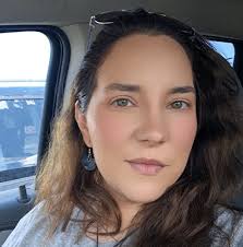 So I know obviously Seneca Crane isn't related to Snow but I once read a  fanfic that wrote him as Snow's son and it was basically about their  relationship right before and