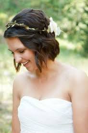 Coiffure De Mariage 2019 Des Modeles Pour Rever En 2020 Coiffure Mariage Carre Coiffure Mariage Carre Plongeant Coiffure Mariee