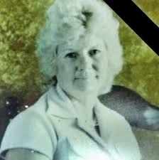 Does anyone know what happened to Mary Hull? I've never seen her at a  reunion.