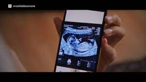 © getty images eva benetatou für eva benetatou ist ihre schwangerschaft ein kleines wunder, denn im sommer 2020 stellten ärzte bei ihr eine stoffwechselstörung fest, die zur unfruchtbarkeit. Ex Bachelor Star Eva Benetatou So Versteckte Sie Ihre Schwangerschaft