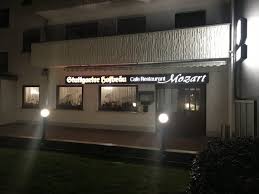 Die umschuldung über die von essen bank hat in. Schnitzel Essen Im Restaurant Mozart Zuffenhausen Stuttgart Hubert Testet