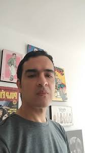 Conoce a John Echeverry: Humor y Entretenimiento