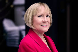 The Visionary Leader: How To Inspire Success From The Top Down: Bagyura,  Susan A., Dempsey, Fiona, Gerber, Michael E.: 9781468103069: Amazon.com:  Books