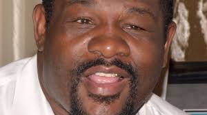 Former NBA player Lamar Odom, former heavyweight boxing champ Riddick Bowe  book celebrity bout