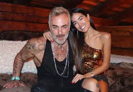 Gianluca vacchi is on facebook. Gianluca Vacchi Presto Papa La Notizia Con Un Video Su Instagram Myglam