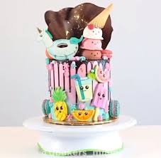 Pin By Katharina Meyer On Cakes Summer Cakes Candy Cakes Beautiful Cakes