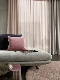 Mit Ihrer Netzstruktur Liegt Unsere Brandneue Gardine Wasabi Voll Im Trend Sie Bietet Optimalen Sichtschutz Lasst Aber G Gardinen Dekostoffe Gardinenstoffe