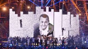 L'album et le dvd du spectacle des enfoirés. Petits Arrangements Entre Amis Sans Goldman Les Enfoires En Pleine Crise Ladepeche Fr
