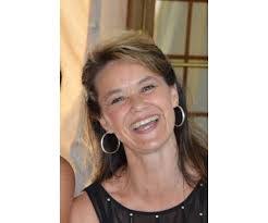 Ellen Levesque's Instagram, Twitter & Facebook