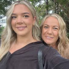 WOW @bree.elizabeth6 What an amazing day attending the @cprhair Salon forum  Meeting people that I idolise @sharonblaineducation @hairbypaulahibbard  @tabathacoffey (yes, I'm crying in the pic) and the brilliant  @kainevakaihair Winning an education