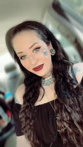 11:11 portal is open and I'm doing Tarot readings..... who wants some  powerful insights