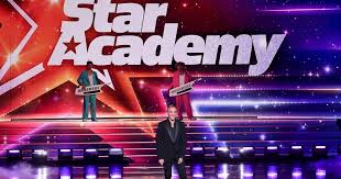 Un candidat de la Star Academy s'en remet aux autorités après un vol : son  dépôt de plainte ne s'est pas passé comme il l'imaginait - Purepeople