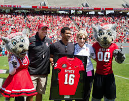 Ten wolfpack programs finished among the top 25 bob valvano, the brother of late north carolina state men's basketball coach and broadcaster jim. The Inside Story Of How Russell Wilson Picked Nc State Wolfpack Football And Baseball