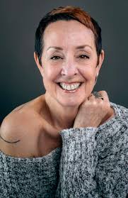 Leslie Unger's Instagram, Twitter & Facebook