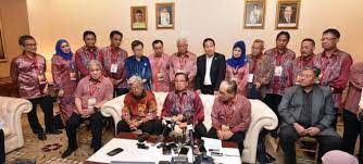 The cabinet of sarawak is a part of the executive arm of the government of sarawak, malaysia. Rombakan Kabinet Tiga Timbalan Km Satu Portfolio Baru Utusan Borneo Online
