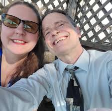 What does everyone due with their duplicate common and uncommon cards?