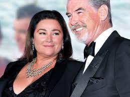May 06, 2021 · keely shaye smith is the apple of brosnan's eye. Keely Shaye Smith Rawr Im Leokleid Und Mit Blume Im Haar Raubt Sie Uns Den Atem Bunte De