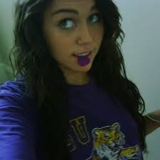 Rebecca Higley's Instagram, Twitter & Facebook