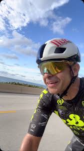 Another beautiful day in South Florida. I’m so glad 😌 to be the happiest  person in the world 🌎. Thanks @poling.derek @oakley for my Christmas 🎄  present 🎁 The new QNTM Kato™ glasses you’re the man. ...