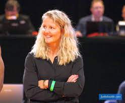 Op aandringen van haar zus stapt juul in 1995 voor het eerst de mat op bij haar plaatselijke judoclub in reuver. Judoinside Juul Franssen Judoka