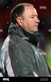 Manager gary johnson hi-res stock photography and images