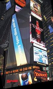 Worked in collaboration with walgreens to install exterior perimeter signage at flagship times square location. Walgreens Returns To Times Square