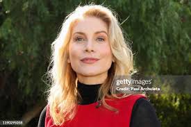 32 Photos & High Res Pictures