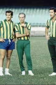 He holds the record for world cup titles in general with four titles in total. Zagallo Influenciador Digital Aos 89 Anos Revela Bastidores De Decadas De Futebol Na Web Famosos Extra Online