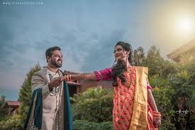 You can take gorgeous photographs for your big day by landing yourself in any historical destination, a beautiful beach, landscape, etc. Vivah Photos Indian Wedding Photographer