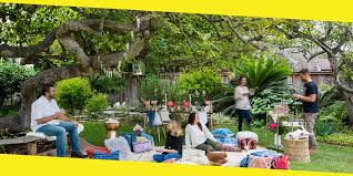 And pour a layer of white sand over them. Throw A Backyard Party With These 4 Amazing Ideas